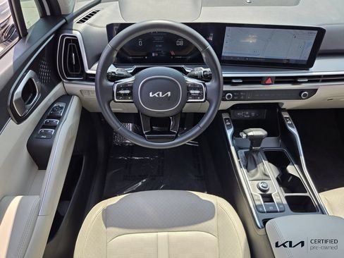 Certified 2024 Kia Sorento EX w/ Panoramic Sunroof Package FWD image 12
