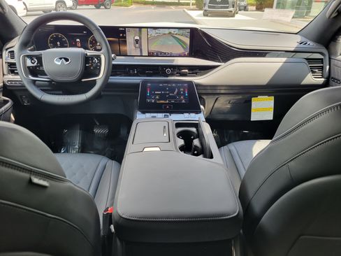New 2026 INFINITI QX80 Luxe RWD image 11