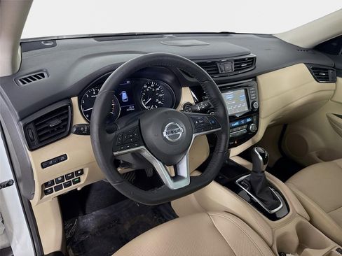 Used 2020 Nissan Rogue SL w/ Premium Package FWD image 10