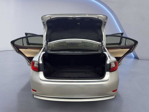 Used 2016 Lexus ES 300h image 11