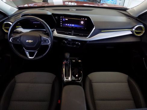 Used 2024 Chevrolet Trax LT w/ Driver Confidence Package FWD image 14