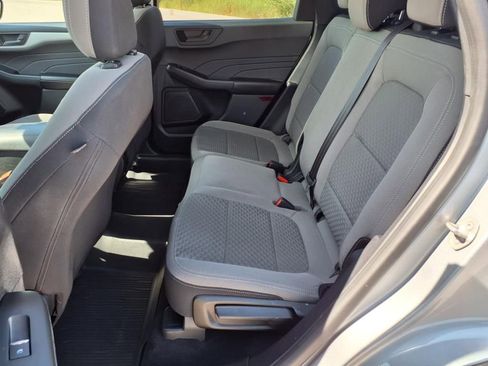 Used 2022 Ford Escape SE w/ Cold Weather Package image 27