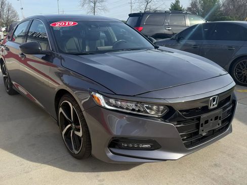 Used 2019 Honda Accord Sport image 2