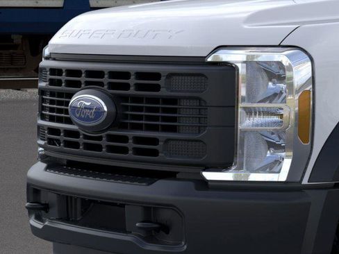 New 2026 Ford F550 4x4 Crew Cab image 17