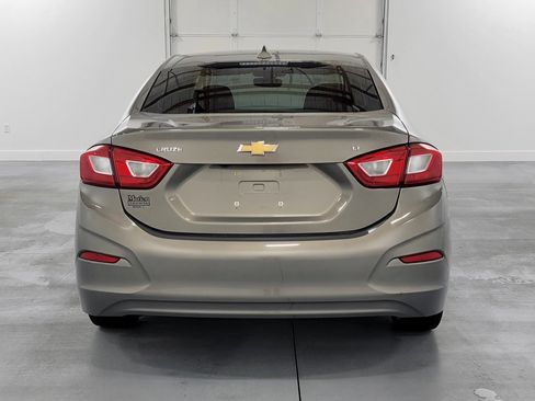 Used 2018 Chevrolet Cruze LT w/ LT Convenience Package image 7