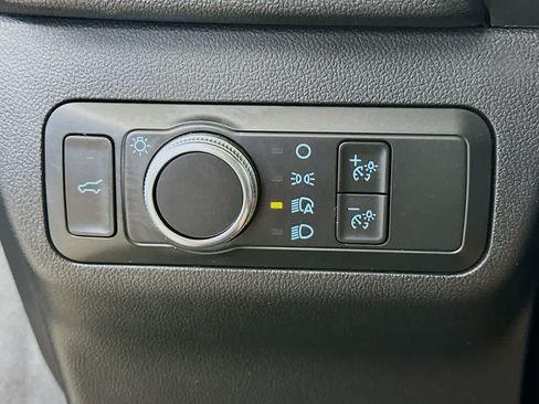 Used 2022 Ford Escape SE w/ SE Sport Appearance Package FWD image 27
