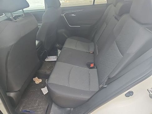 Used 2020 Toyota RAV4 XLE image 17