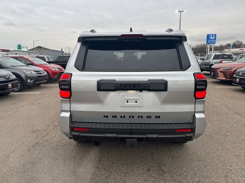 New 2025 Toyota 4Runner SR5 image 6