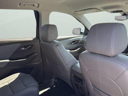 Used 2018 Chevrolet Traverse LT w/ LPO, Cargo Package FWD image 27