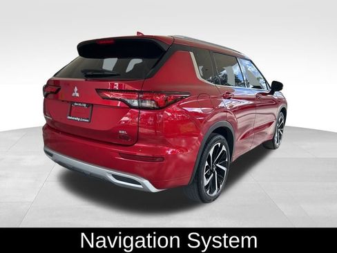 Used 2023 Mitsubishi Outlander SEL image 3