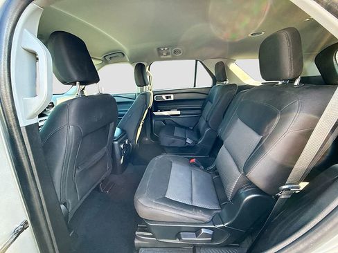 Used 2022 Ford Explorer XLT image 22
