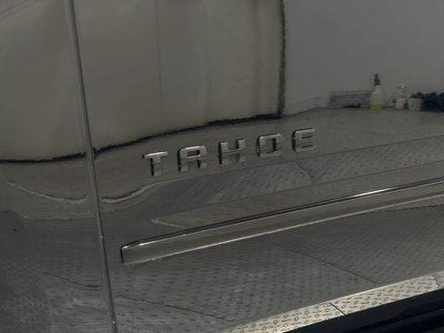 Used 2019 Chevrolet Tahoe Premier AWD/4WD image 41