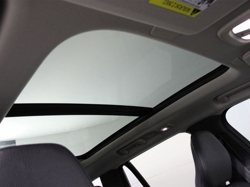 Certified 2024 Volvo XC90 T8 Plus w/ Protection Package Premier image 21