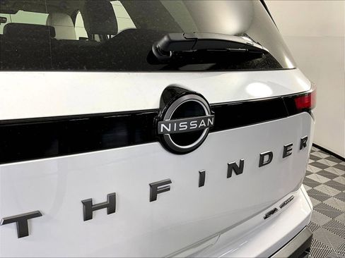 New 2026 Nissan Pathfinder SL AWD/4WD image 13