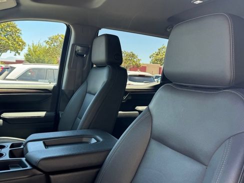 Used 2025 GMC Sierra 1500 SLT AWD/4WD image 13