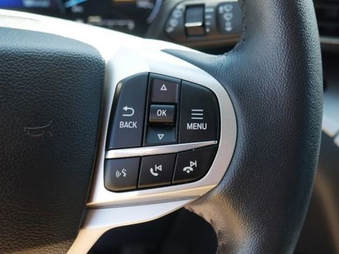 Used 2024 Ford Explorer XLT w/ Equipment Group 202A AWD/4WD image 18
