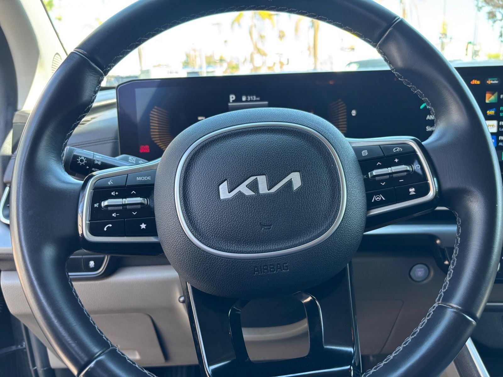 Used 2026 Kia Carnival FWD image 29