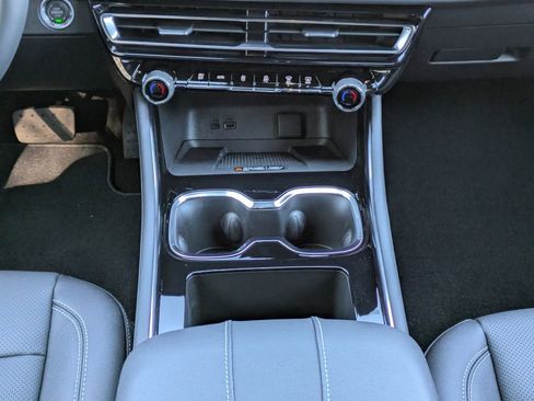 New 2026 Chevrolet Traverse LT w/ Driver Confidence Package image 20