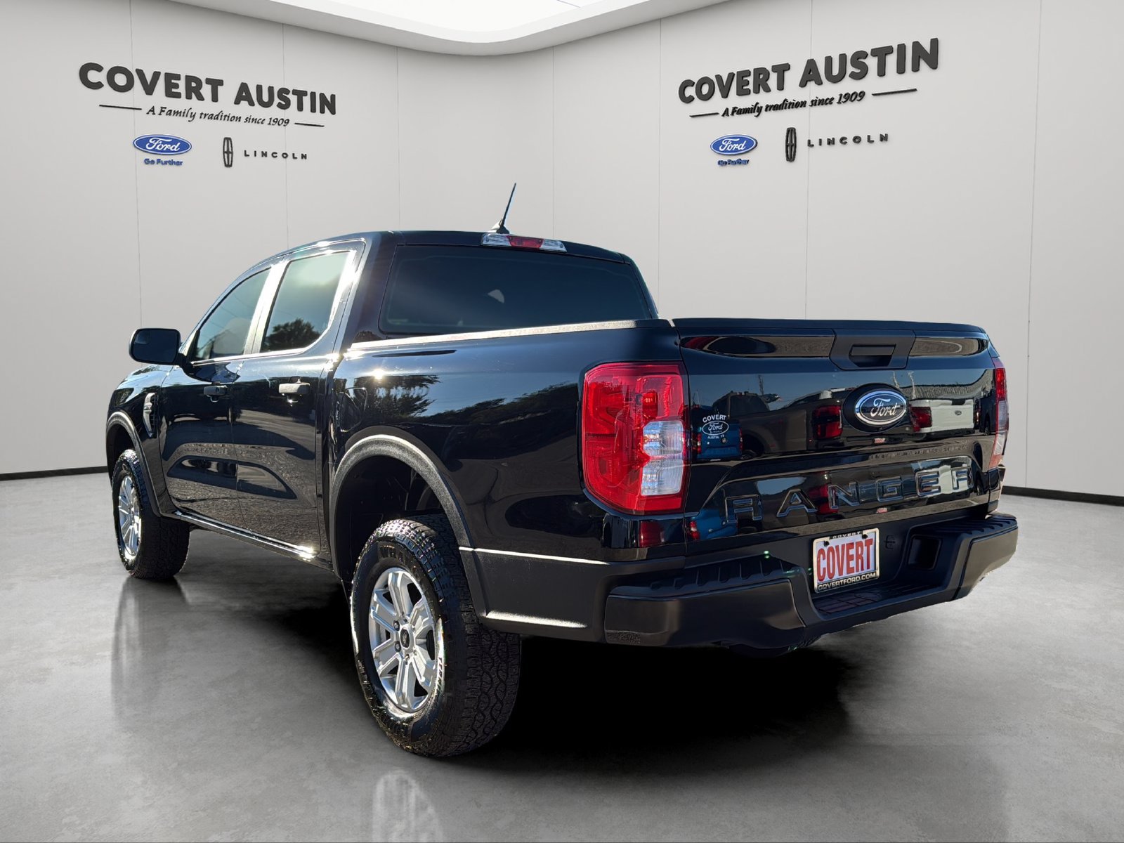 Used 2025 Ford Ranger XL RWD image 3