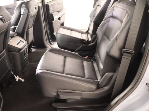New 2027 Lincoln Navigator Premiere AWD/4WD image 13