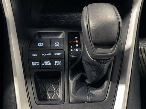 Used 2023 Toyota RAV4 XLE w/ Convenience Package image 30