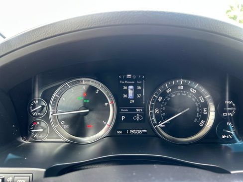 Used 2016 Lexus LX 570 4WD w/ Luxury Package image 18