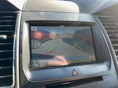 Used 2016 Ford Taurus Limited image 19