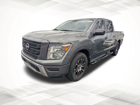 Certified 2024 Nissan Titan SV w/ SV Convenience Package image 4