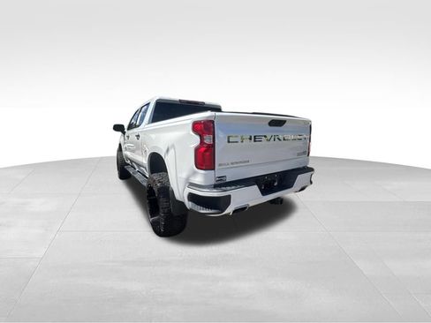 Used 2019 Chevrolet Silverado 1500 High Country w/ Technology Package AWD/4WD image 4