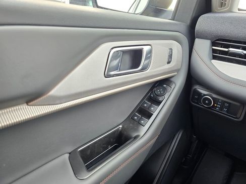 New 2026 Ford Explorer Active AWD/4WD image 32
