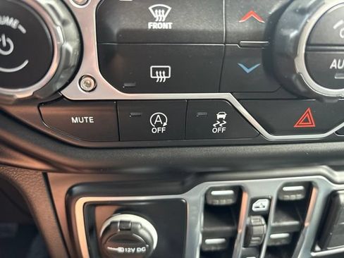 Used 2021 Jeep Wrangler Unlimited Sport AWD/4WD image 16