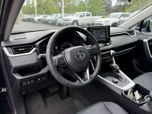 Used 2022 Toyota RAV4 XLE Premium AWD/4WD image 12