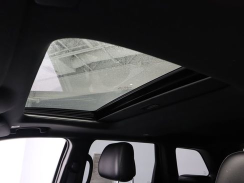 Used 2017 Jeep Grand Cherokee Limited image 36