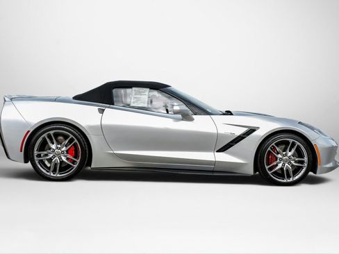 Used 2014 Chevrolet Corvette Stingray Convertible w/ 2LT Preferred Equipment Group RWD image 6