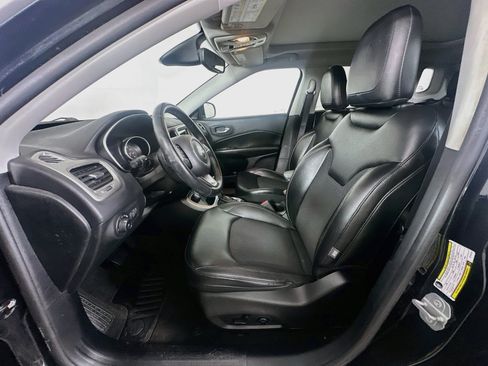 Used 2018 Jeep Compass Latitude w/ Popular Equipment Group AWD/4WD image 13