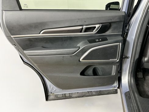 Used 2025 Kia Telluride S image 28