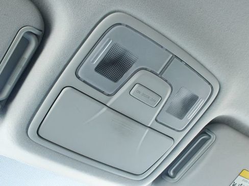 Used 2011 Hyundai Tucson GLS FWD image 19