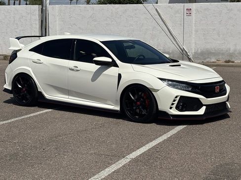 Used 2019 Honda Civic Type R image 2