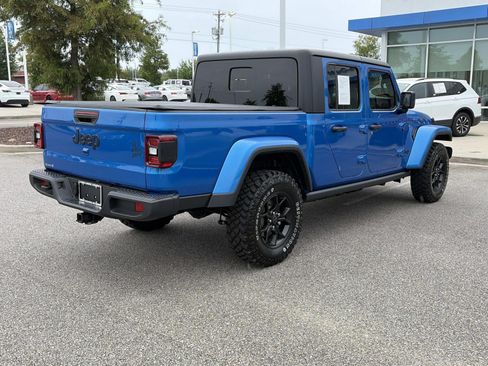 Used 2024 Jeep Gladiator Sport AWD/4WD image 6