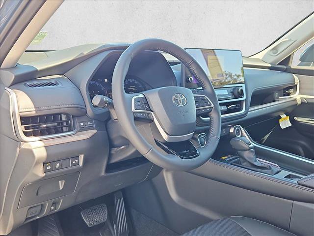New 2026 Toyota Grand Highlander FWD image 3