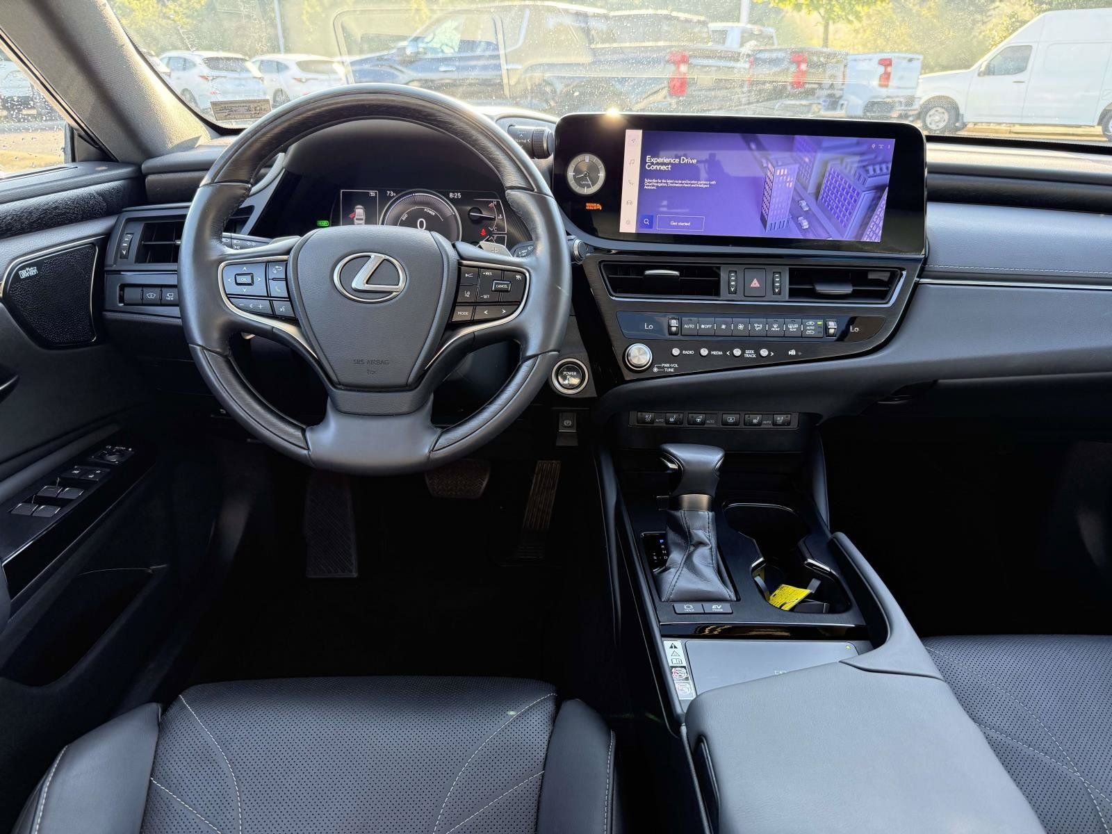 Used 2024 Lexus ES 300h Ultra Luxury w/ Accessory Package (Z2) FWD image 8