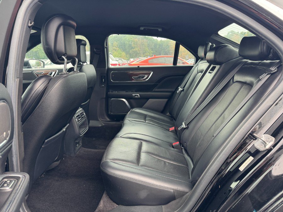 Used 2018 Lincoln Continental AWD w/ Livery Technology Package image 16