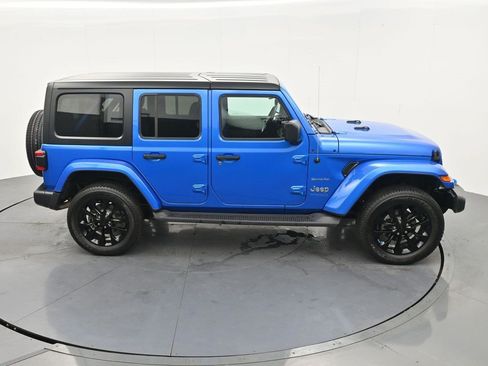 Used 2022 Jeep Wrangler Unlimited Sahara AWD/4WD image 20