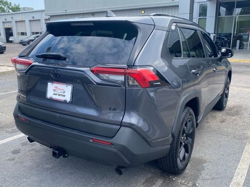Used 2021 Toyota RAV4 LE FWD image 15