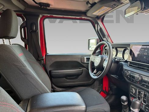 Used 2025 Jeep Wrangler Unlimited Rubicon image 7