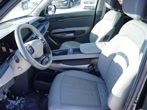 Used 2026 Kia EV9 Wind image 15