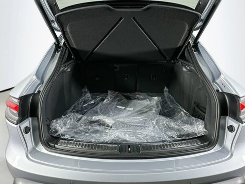 Certified 2026 Porsche Macan AWD/4WD image 28