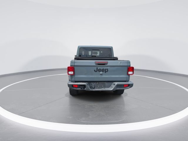 Used 2024 Jeep Gladiator Sport AWD/4WD image 7
