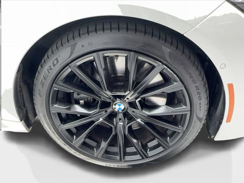 Used 2022 BMW 740i w/ Luxury Rear Seating Package RWD image 14
