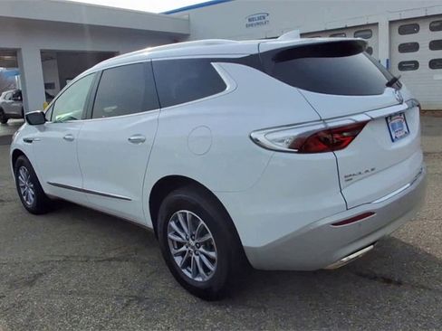 Certified 2024 Buick Enclave Essence image 6
